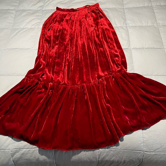 Ralph Lauren Dresses & Skirts - Women's Ralph Lauren Vintage Pleated Crushed Velvet Skirt NWT